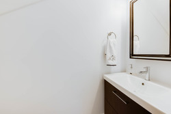 Ensuite at 2819 West 7th Avenue, Kitsilano, Vancouver West